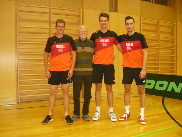 Sandro Bader, Trainer Adi Koch, Robbie Privasnik, Janez Tomse (von links)