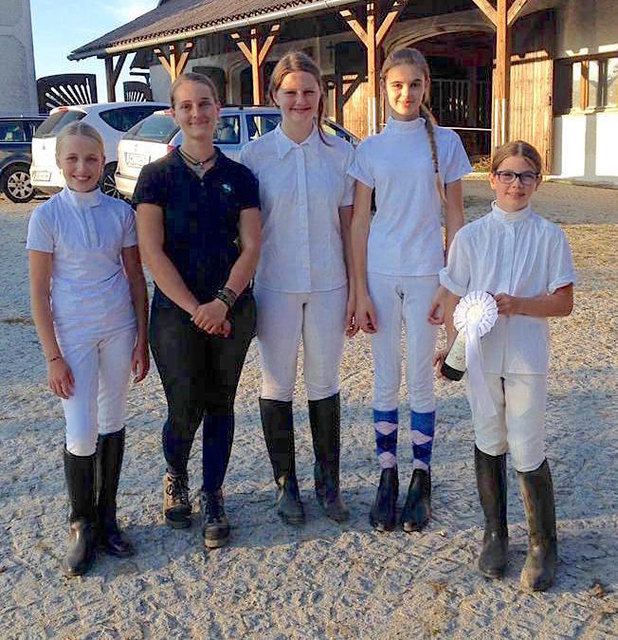 Lisa Six, Katharina Thaller, Barbara Naschberger, Anna Ensinger, Lena Wenzl (v.l.) | Foto: privat
