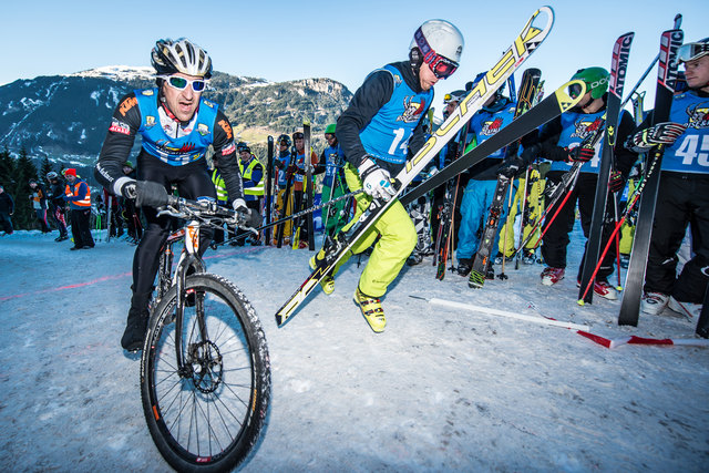 Auch dieses Jahr gehen am 17.Dezember 2016 beim 5. RISE&FALL Sportevents 60 Teams mit insgesamt 240 Sportlern an den Start, um sich im Adrenalinrausch zu messen und an ihre Grenzen zu gehen. Spitzenathleten sowie ambitionierte Hobbysportler kämpfen in den Disziplinen Skibergsteigen, Paragleiten, Biken, Skifahren oder Snowboarden um die begehrte Trophäe. Aber damit noch nicht genug: zusätzlich motivieren die Teams Preisgelder in Höhe von gesamt Euro 10.000. Mehr Infos unter: http://www.riseandfall.at | Foto: TVB Mayrhofen / Foto Michael Werlberger
