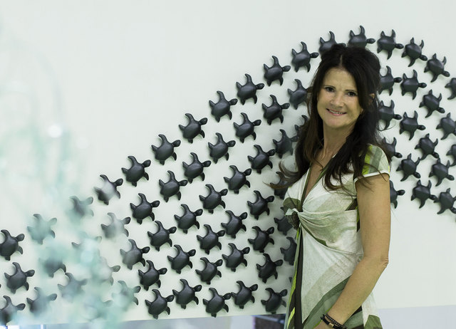 Elisabeth Brodatsch-Häusler schuf für "Die Welle" - Teil ihrer Installationsserie "supra-reciclado" 115 Babyschildkröten. | Foto: KK