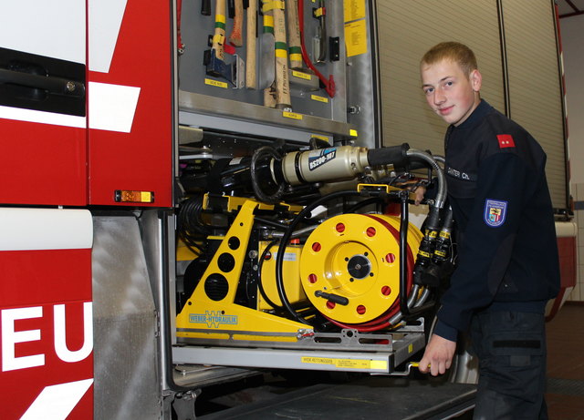 Christoph Danter (18), Kfz-Techniker im vierten Lehrjahr beim Energie AG Umweltservice in Redlham, ist begeisterter Feuerwehrmann bei der FF Puchheim.