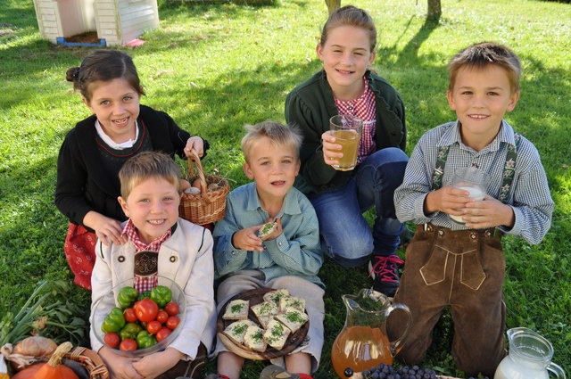 Sarah (6), Alexander (5), Jakob (5), Anna Lena (10) und Matthias (8)