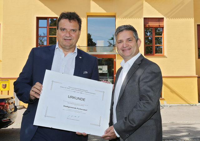 Bürgermeister Karl Schlögl und Landesrat Maurice Androsch bei der Preis-Übergabe.