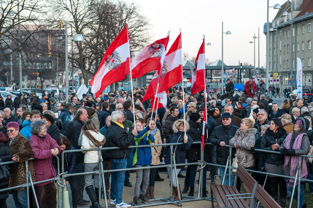 Politik auf der Straße: Mit Demos, wie jene in Liesing, wird um Stimmen gebuhlt. | Foto: Edler