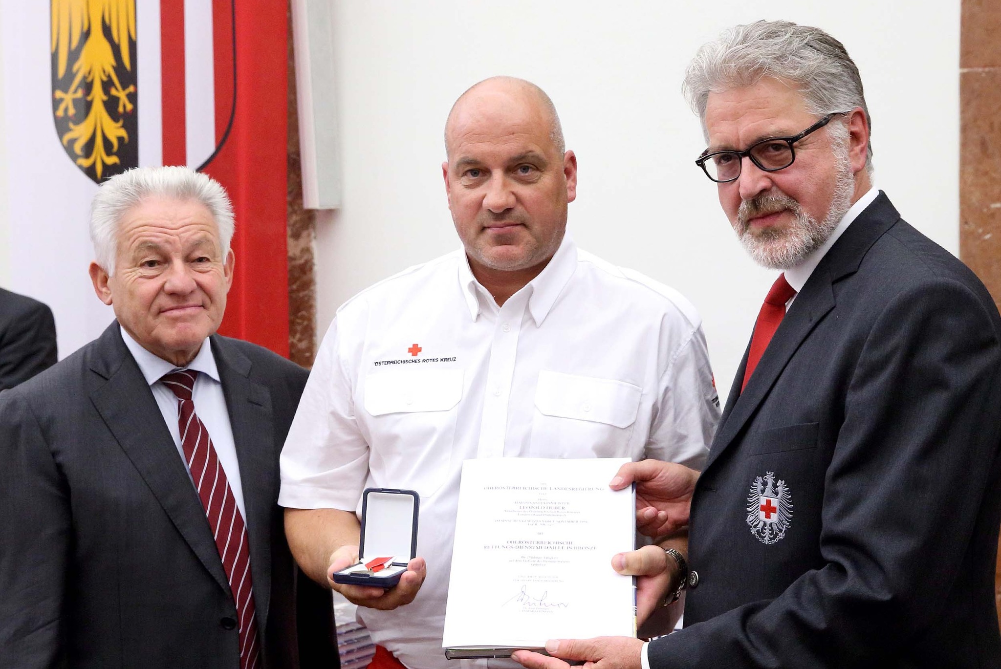 Leo Huber mit OÖ. Rettungsdienstmedaille Steyr & Steyr Land