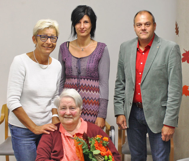 Bürgermeisterin Christine Dünwald, Jubilarin Hermine Hochreiter, Michaela Hahn und Gemeinderat Reinhard Pitzl. | Foto: privat