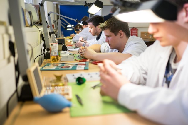 50 Prozent finden eine Lehre nach dem ersten Lehrjahr. | Foto: A. Burghardt