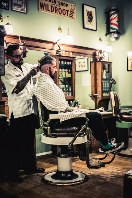 Holy Tiger Barbershop:: Jürgen Niederl hat am 30. September seinen Barbershop in der Münzgrabenstraße eröffnet. | Foto: Lupi Spuma