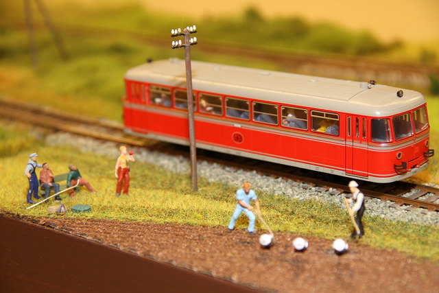 Ab 1955 flitzte der „Rote Blitz“ durchs Sulmtalbahn. Daher nimmt er auch auf der imposanten Modellbahnanlage der FdSTB in Gleinstätten eine fahrende Rolle ein.
