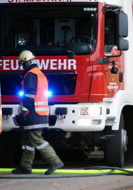 Zwei Containerbrände heute Nacht, 15. Oktober, innerhalb einer halben Stunde: Um 0:35 brannte der erste Container, um 1 Uhr ging die Meldung des zweiten Feuers ein. | Foto: Feuerwehr (Symbolbild)