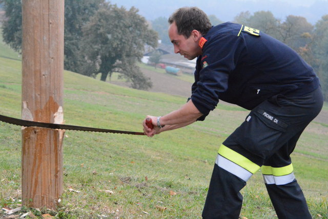 OBI Christoph Puchas legte kurz selber Hand an.