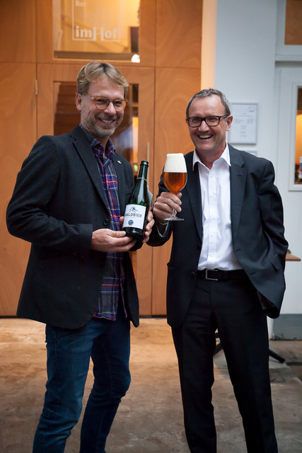 ÖBf-Vorstand Rudolf Freidhager (re.) und Braumeister Axel Kiesbye verkosten das neue Bier. | Foto: ÖBf-Archiv/citronenrot