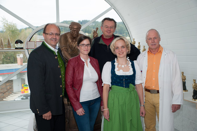 v.l.n.r.: Helmut Petschar (Kärntnermilch), Anna-Lena Seebacher (Flex), Kuno Haas (Terra Möbel), Siegrun Mödritscher (Hiasl Zirbenhütte), Herbert Masaniger (Kärntnermilch) | Foto: Respact