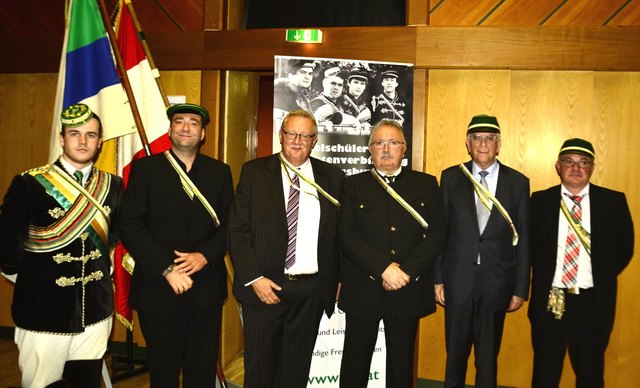 Beim diesjährigen Stiftungsfest der "Riegersburg" wurden Semesterbänder an verdiente Mitglieder verliehen. | Foto: KK