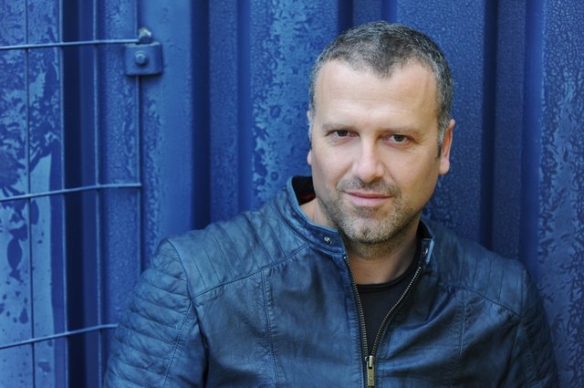 Autor Bernhard Aichner liest im ORF Landesstudio Tirol | Foto: Ursula Aichner