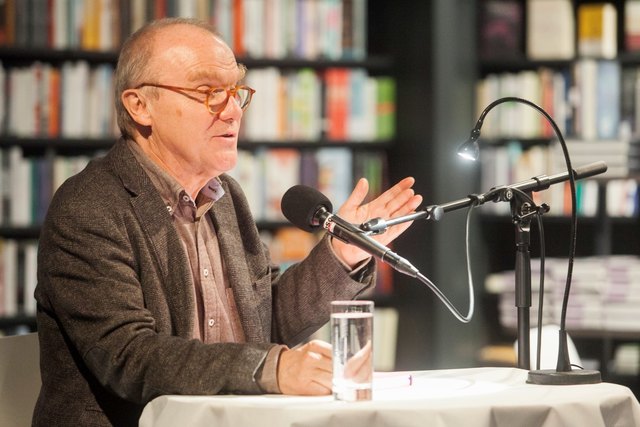 Michael Köhlmaier wird in den Kristallwelten in Wattens lesen | Foto: Wagner'sche