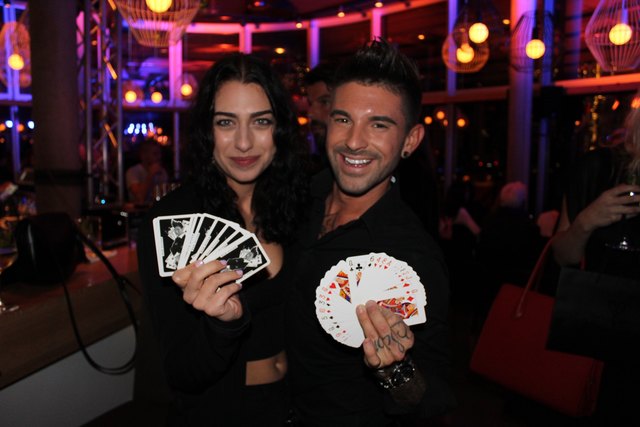 Der Magier Ben Hyven brachte die Gäste zum Staunen, er tritt sogar in Las Vegas auf; hier mit Katja Lechner