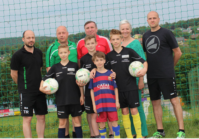 Erfolgreich mit dem Nachwuchs: Die Betreuer Mario Antoni, Michael Schramek, Norbert Schmied, Jutta Polzer und Markus Pribyl.