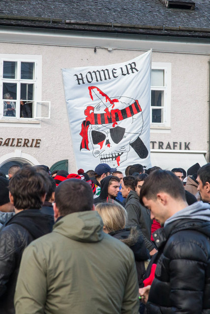 Schwere Ausschreitungen vor dem Fußballspiel OGC Nizza gegen Red Bull Salzburg auf dem Mozartplatz Foto: Neumayr/MMV 20.10.2016