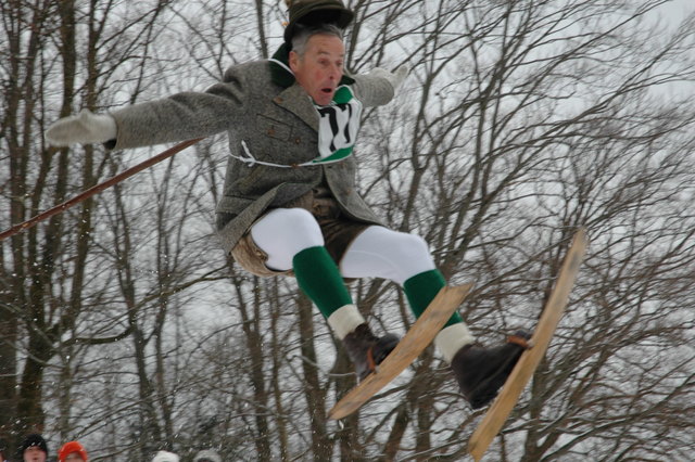 Das Fassdaubenrennen wird alle zwei Jahre auf der Schmaranzleitn in der Ortschaft Untersee (bei Bad Goisern) veranstaltet. Immen in den Jahren, in denen in St. Agatha kein Faschingszug stattfindet!
