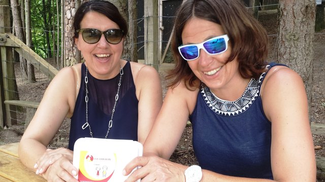 Martina mit ihrer Schwester beim Familienfest von LRin Verena Dunst | Foto: Stelzer