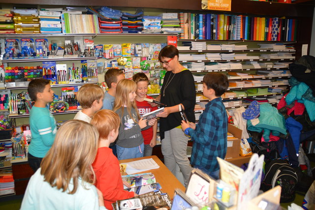 Die dritte Klasse der Volksschule Frauenkirchen besuchte das Lesekistl in Gols.
