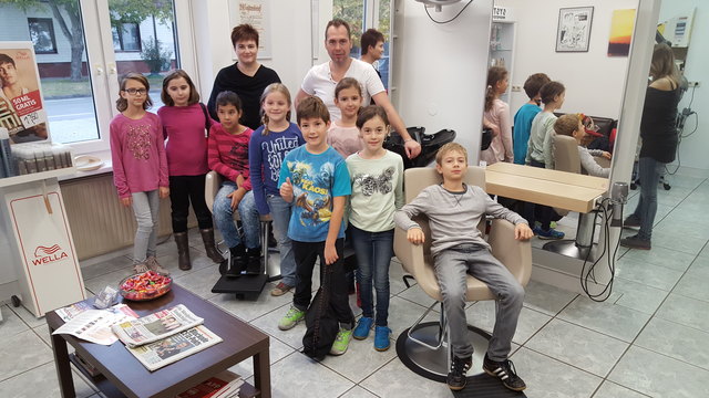 Die VS St. Andrä im Friseursalon Schrammel | Foto: WK