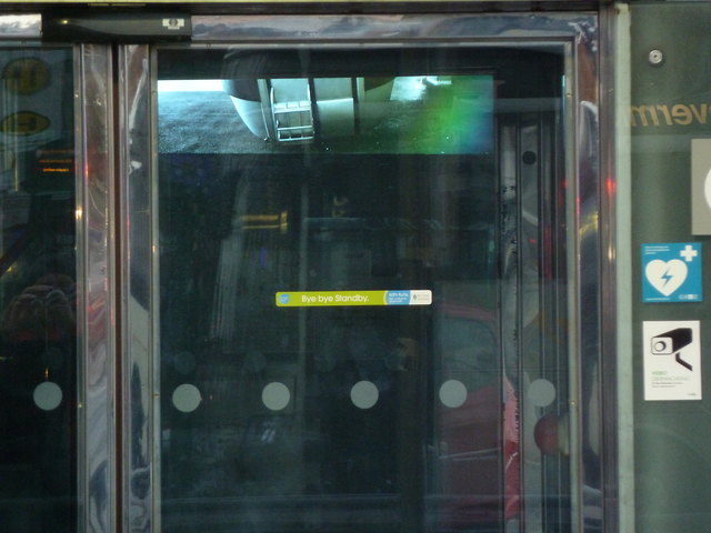 Pickerl am Schaufenster sollen zum Nachdenken anregen...