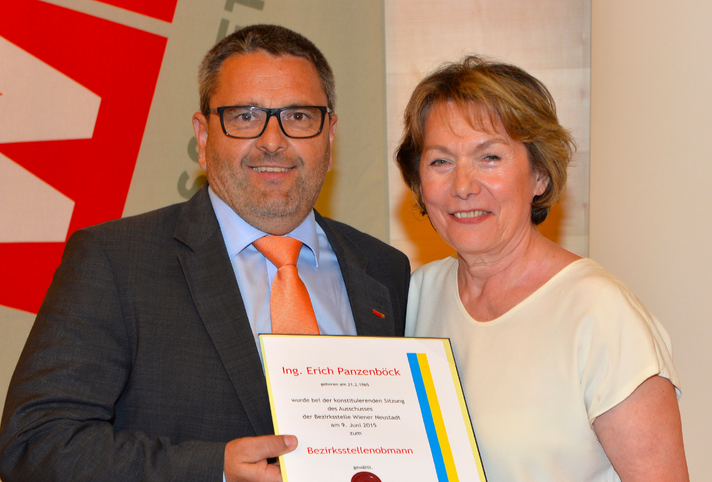 Erich Panzenböck, Obmann der Bezirksstelle Wiener Neustadt in der NÖ Wirtschaftskammer (im Bild mit WKNÖ-Prösidentin Sonja Zwazl)