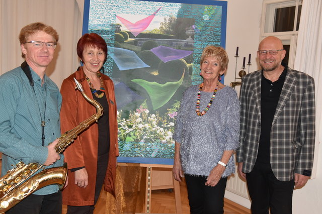 Musiker Willy Kulmer, Hausleiterin Anna Pfleger, Künstlerin Edith Temmel und Hans Reitbauer