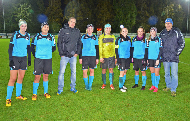 Nina Langreiter, Sabine Pertl, Christian Kühsling, Magdalena Machreich, Christina Pfeffer, Nicole Mair, Elene Aberger und Josef Riedlsperger