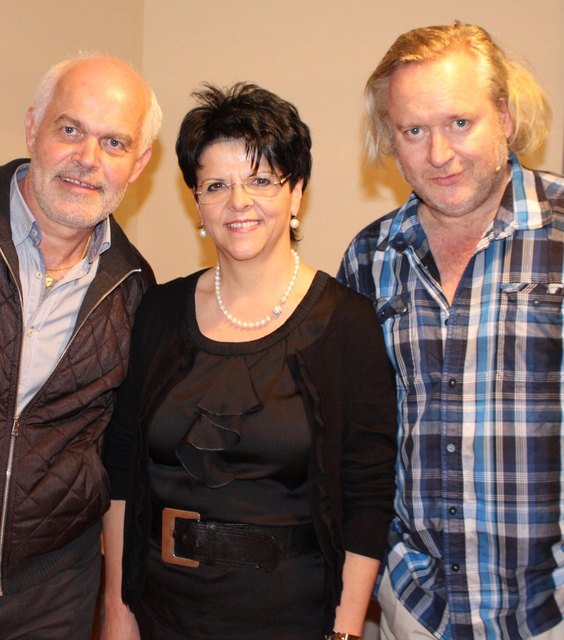 Franz und Waltraud Schwammer mit Kabarettist Gregor Seberg (v.l.), der auch heuer das Publikum begeisterte.