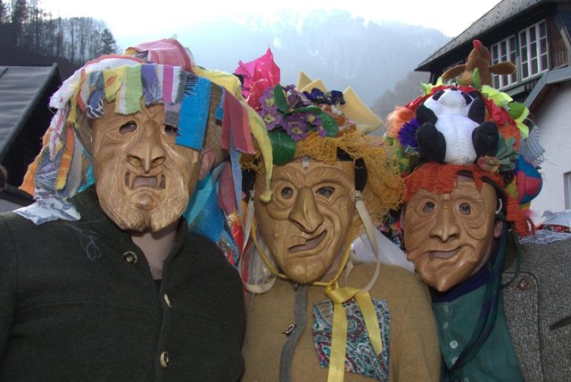 Fertzenmontag in Ebensee Auf dem bild bin ich in der mitte, rechts ein sehr guter freund und links mein mann