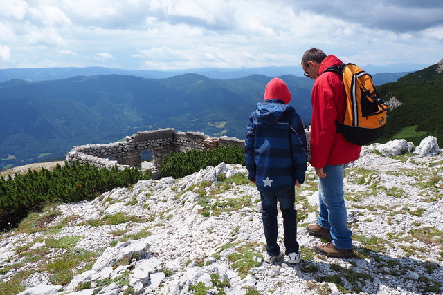 Die Aussicht von der Rax genießen