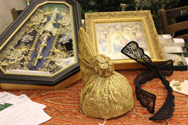 Goldhauben des  Bürgertums- Weihnachtsmarkt Mondsee