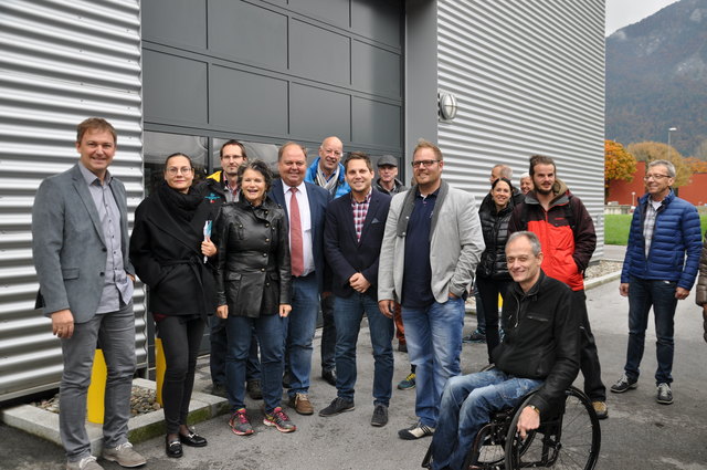 Kirchbichls Bürgermeister Herbert Rieder nahm die Mitarbeiter, Gemeinde- und Aufsichtsräte beim Klärwerk Kirchbichl in Empfang. | Foto: Stadtgemeinde/Haberl