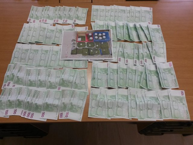 Die beschlagnahmten 10.000 Euro eines 31-jährigen Abnehmers, der vom 41-jährigen Mann Cannabis kaufen wollte | Foto: LPD Burgenland
