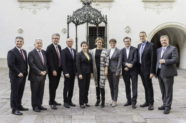 Österreichs Gesundheitsallianz: Maurice Androsch, Josef Pühringer, Christopher Drexler, Christian Stöckl, Sonja Wehsely, Johanna Mikl-Leitner, Beate Prettner,  Norbert Darabos, Christian Bernhard, Bernhard Tilg | Foto: Hutter