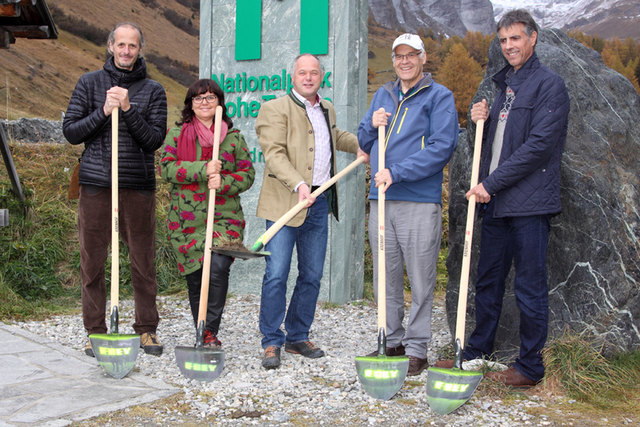 Vergangene Woche feierte man in Kals den Spatenstich für die Neugestaltung des "Glocknerwinkels". | Foto: Gemeinde Kals