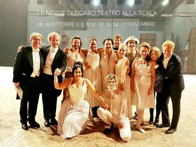 Die Besetzung von "Figaros Hochzeit" an der Mailänder Scala; Theresa Zisser als 3.v.r.