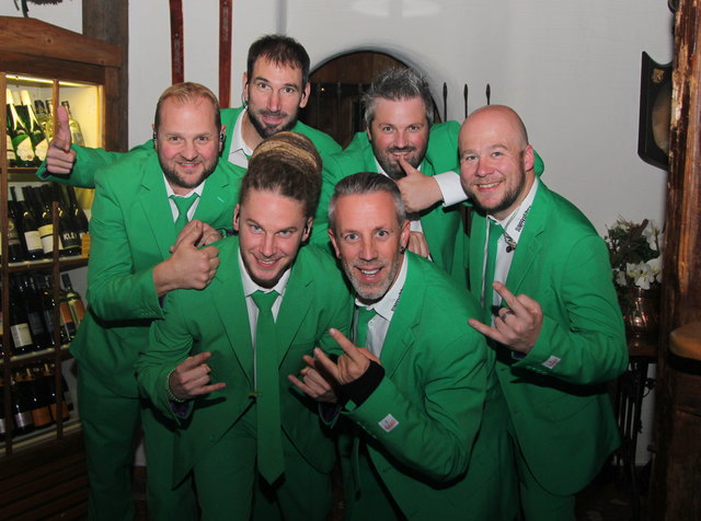 Die "Sumpfkröten", Bernd Breitfuss, Michael Winkler (vl.), Harry Deutinger, Markus Schwaiger, Markus Trausinger und Arnold Kendlbacher (vr).
