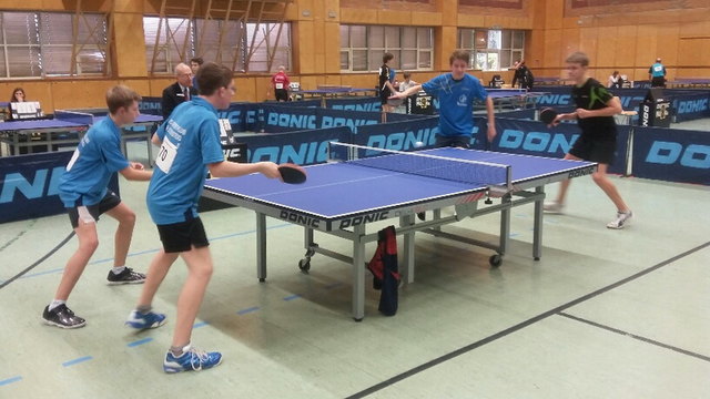 Doppelfinale U15. Die Sieger Brunner/Hudribusch rechts.