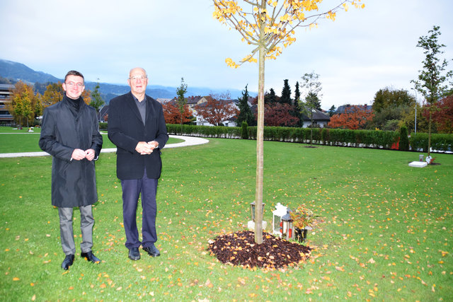 Kaplan Christoph Kranicki und Dechant Stadtpfarrer Engelbert Hofer (von links)