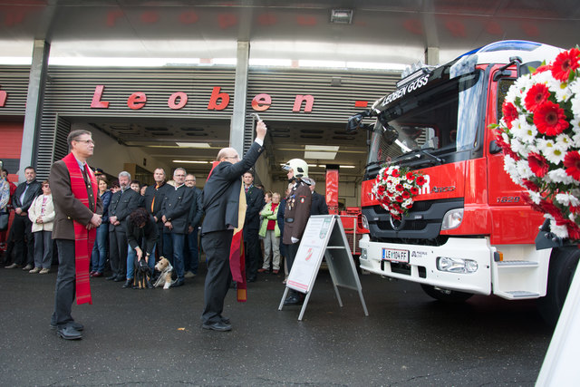 Segnung der neuen Fahrzeuge