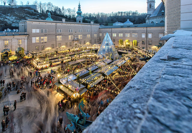 Christkindlmarkt in Salzburg
Im Bild Touristen, Besucher, Beleuchtung, Stimmung, Adventmarkt | Foto: Franz Neumayr