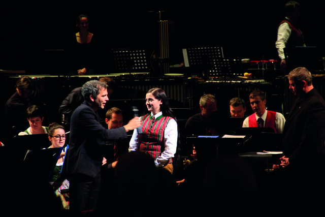 Dirk Kaftan im Gespräch mit Lena Promitzer aus Kirchberg. | Foto: KK