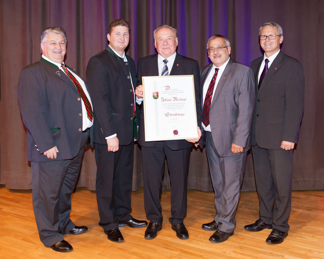 Wilhelm Gebetsroither, Andrè Reichart, Johann Riezinger, Johann Kirchberger und Gerald Klement (v.l.). | Foto: Gemeinde