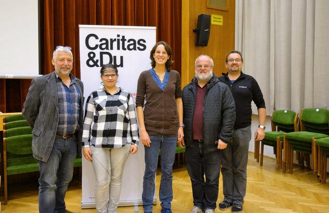 Christian Köstler (Caritas), Nina (ehemalige Bettlerin), Theresa Wailzer (Bettellobby), Klaus Farfeleder und Pfarrer Peter Bösendorfer