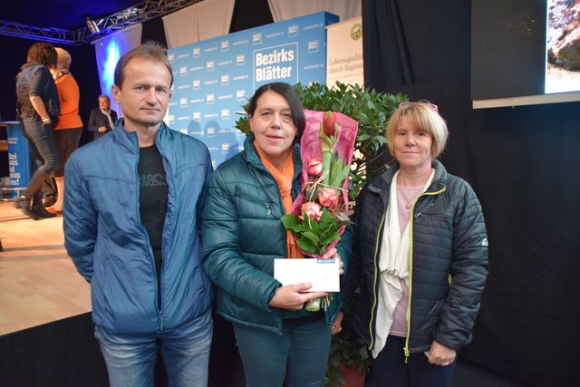 Martina Stelzer mit Bernhard und Regina Heuer, den Schwiegereltern ihrer Tochter Yvonne.
