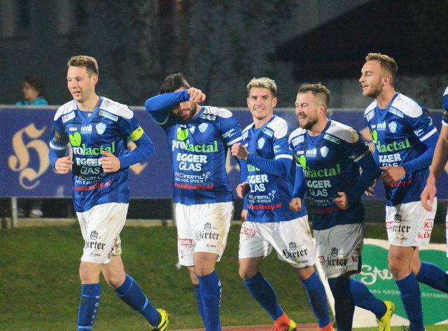 Thomas Rotter (l.), krönte seine starke Leistung mit seinem Kopfballtreffer zum 2:0 Endstand. | Foto: KK